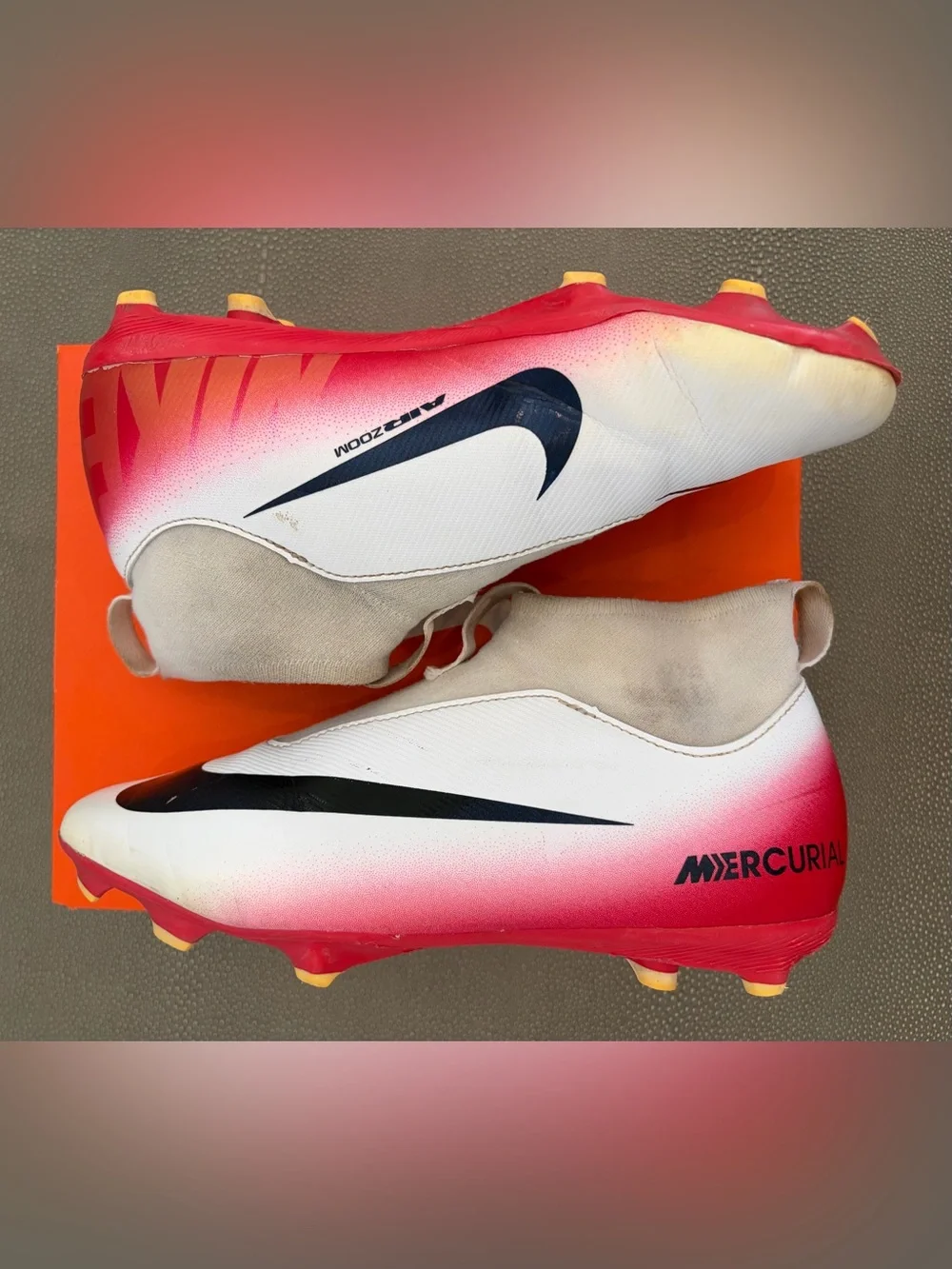 Nike Jr. Zoom Superfly 10 Academy LV8 FG/MG in University Red / Dark Obsidian 6Y